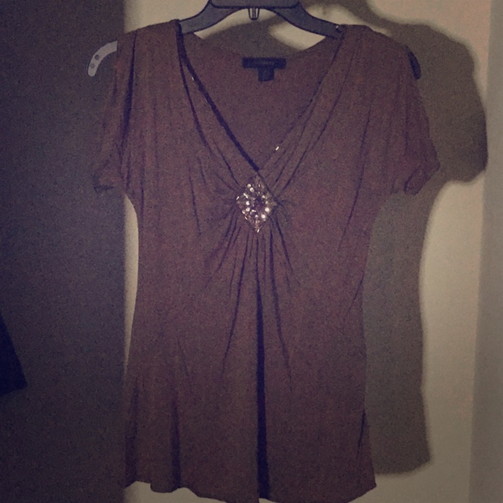 Brown blouse with slits on the sleeves fromExpress